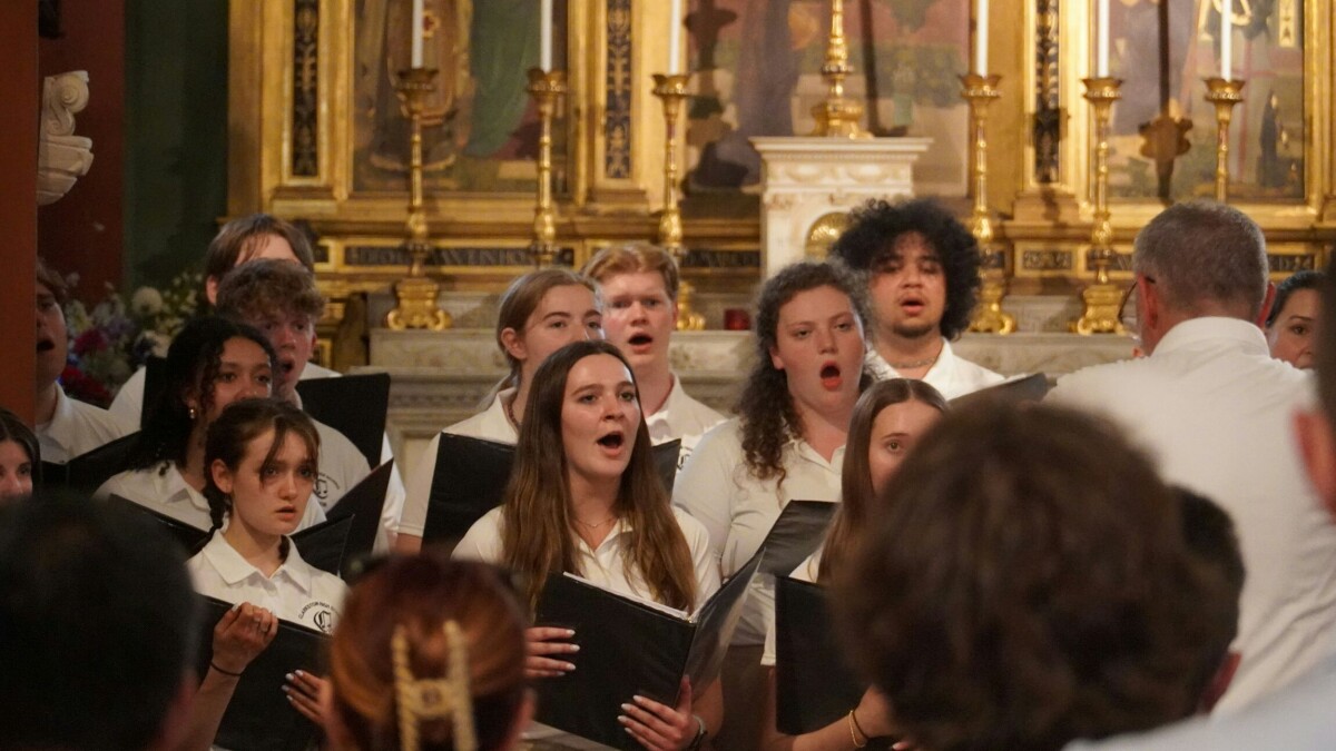 Sjunga Tusentals fler vill sjunga i kör i Svenska kyrkan