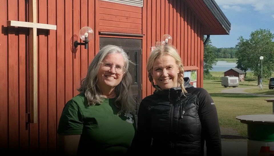 Christel Lust och Cilla Eriksson, föreståndare respektive sommarevangelist på Stegeborgsgården. Christel Lust och Cilla Eriksson, föreståndare respektive sommarevangelist på Stegeborgsgården, utomhusmiljö.