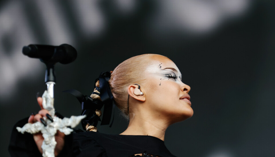 Daniela Rathana uppträder på Flamingo-scenen under lördagens Way Out West i Slottsskogen i Göteborg.
