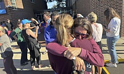 Masskjutning i kyrka vid katolsk skola i USA – minst 20 skjutna