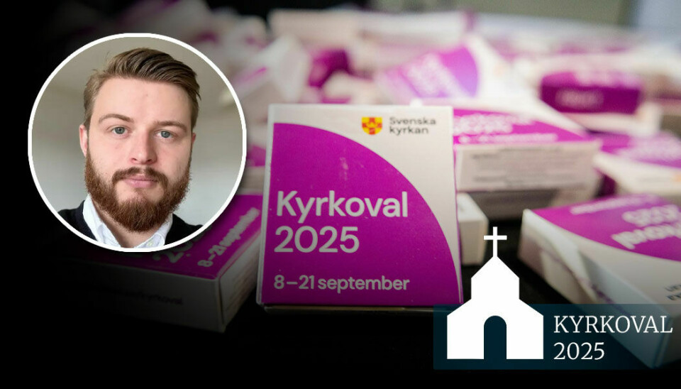Till skillnad från S, C och SD sitter inte de icke-partipolitiskt anknutna grupperna på miljonbudgetar för kommunikatörer, utbildningar, spinndoktorer och valfilmer. De är lokala församlingsbor som vill göra kyrkan bättre, skriver Jakob Norrhall. Tablettaskar med texten Kyrkoval 2025. Infälld bild på debattören Jakob Norrhall.