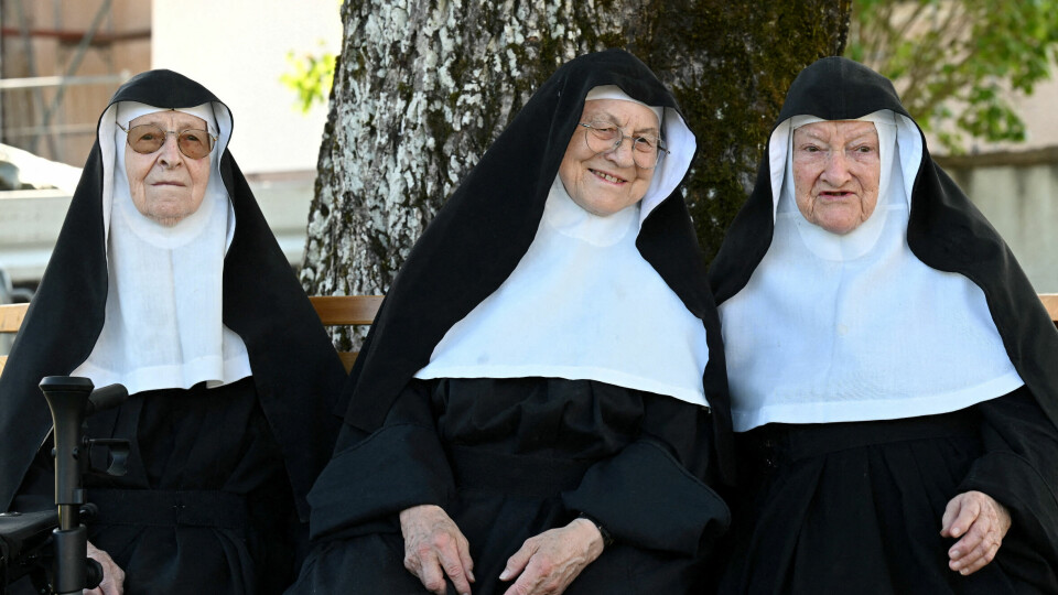 Nunnor rymde från äldreboende: Striden kring deras återkomst till klostret trappas upp