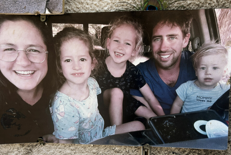 Jinsiy porno shafqatsiz Dushdagi gozal qizga