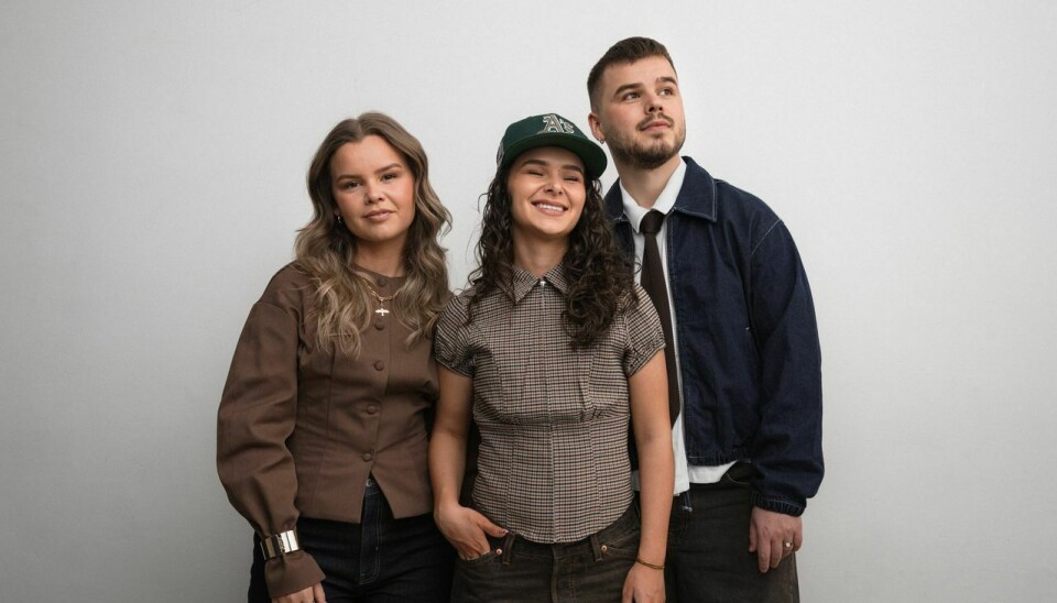 The group LIN D consists of Emmy, Ella, and Dennis Lindéh. LIN D är aktuella med albumet 'Honest to God'.