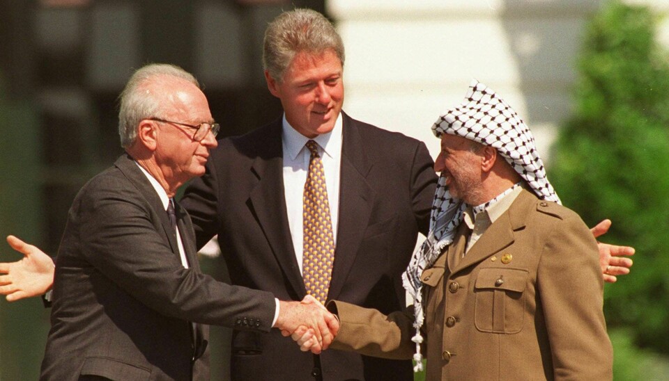 Historiskt handslag: Yitzhak Rabin, Bill Clinton och Yassir Arafat den 13 september 1993.